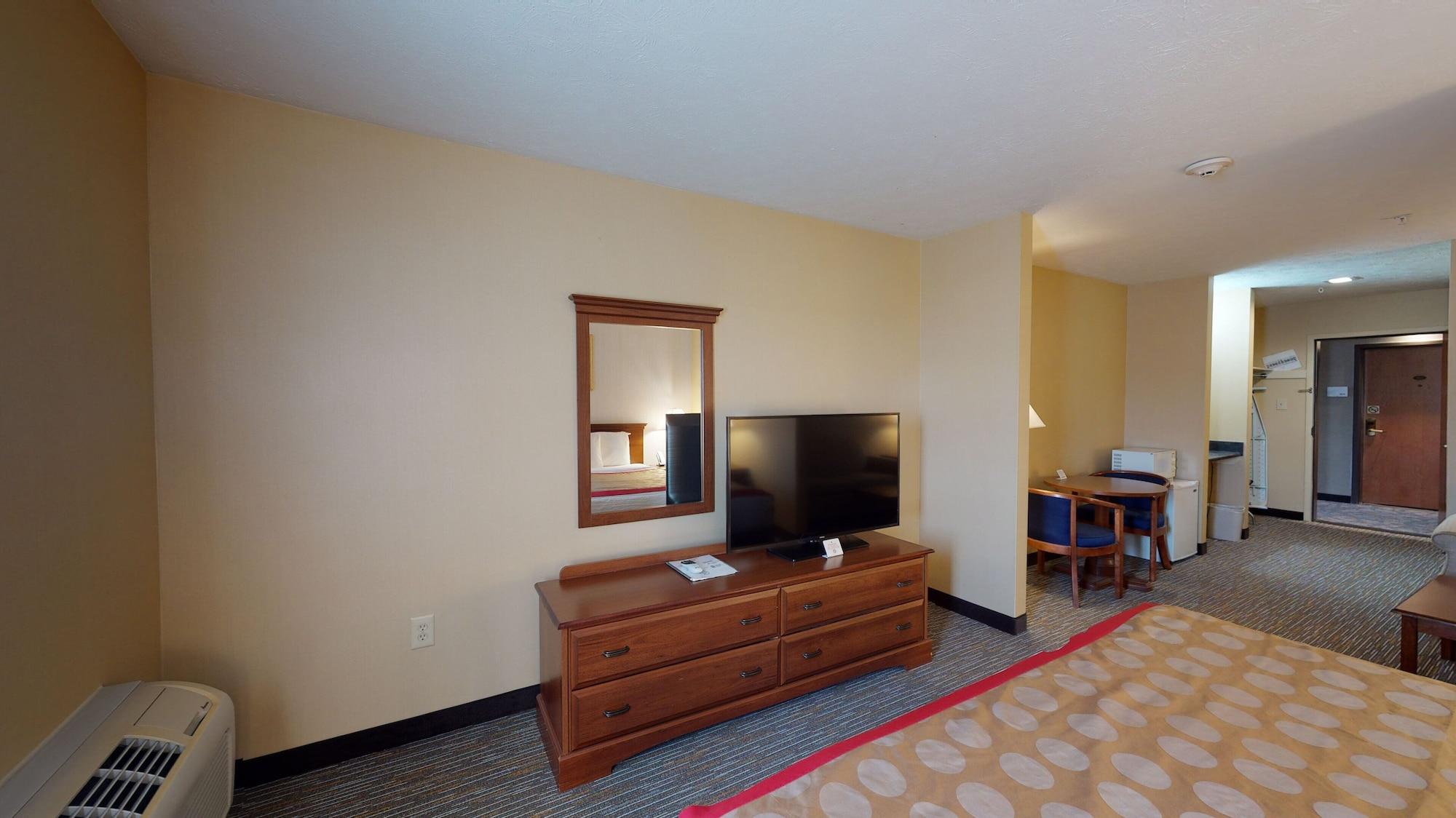 Ramada By Wyndham Strasburg - Shenandoah Valley Exterior photo